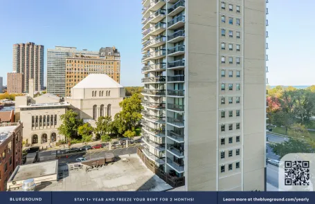 1 Bedroom Lakeview Apartment