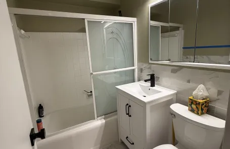 2 Bedroom Lakeview Apartment