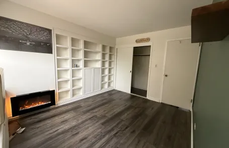 2 Bedroom Lakeview Apartment