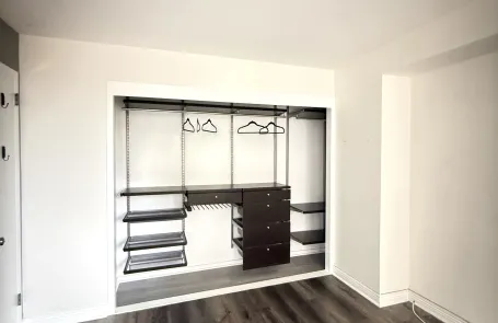 2 Bedroom Lakeview Apartment