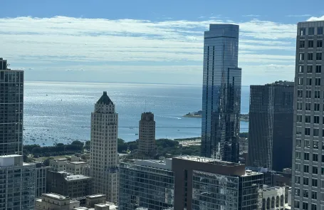 2 Bedroom Chicago Loop Apartment