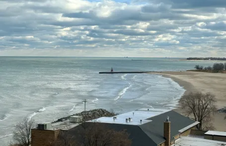 1 Bedroom Edgewater Apartment