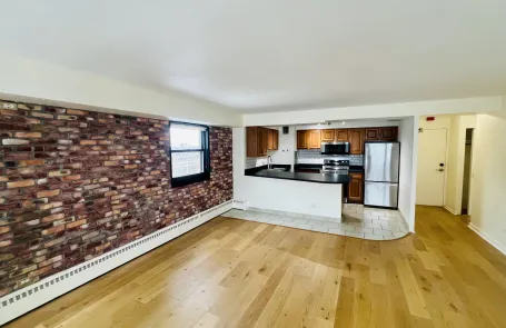1 Bedroom Edgewater Apartment
