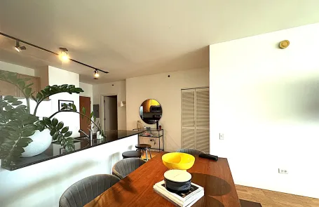 1 Bedroom West Loop Condo