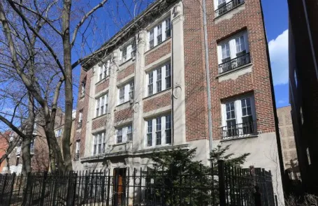 Studio Uptown Apartment