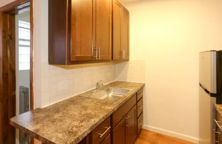 Studio Uptown Apartment