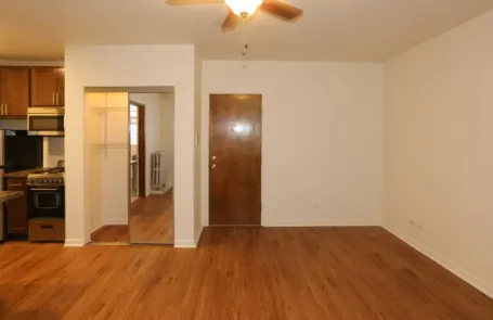 Studio Uptown Apartment