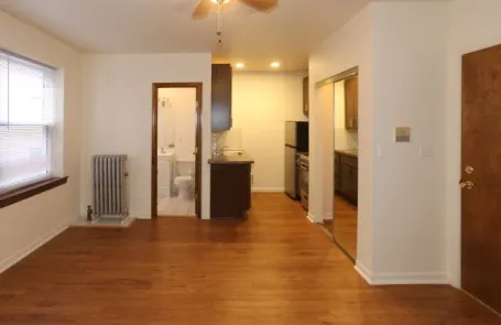 Studio Uptown Apartment