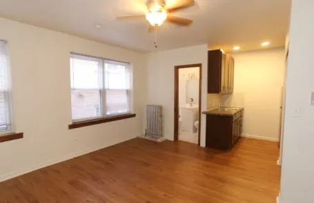 Studio Uptown Apartment