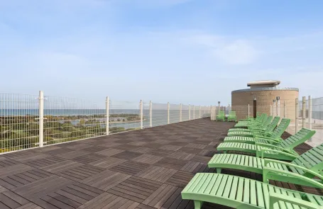 2 Bedroom Lakeview Apartment