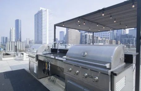 1 Bedroom West Loop Apartment