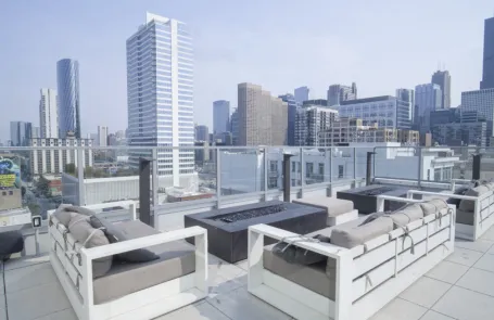 1 Bedroom West Loop Apartment