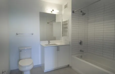 1 Bedroom West Loop Apartment