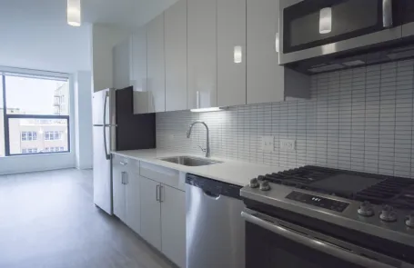 1 Bedroom West Loop Apartment