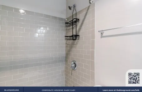 1 Bedroom Lakeview Apartment