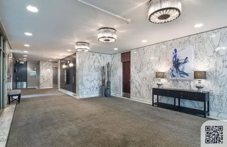 1 Bedroom Lakeview Apartment