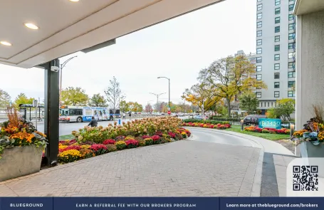 1 Bedroom Lakeview Apartment