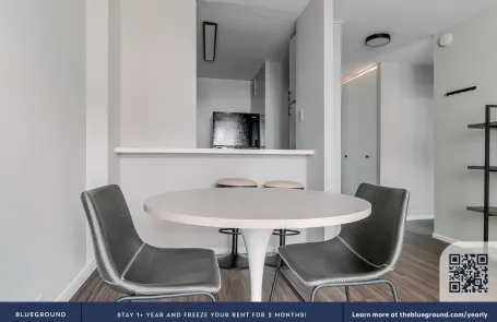 1 Bedroom Lakeview Apartment