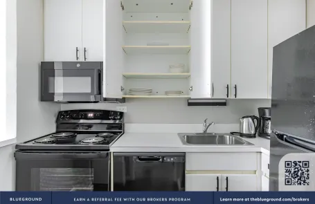 1 Bedroom Lakeview Apartment