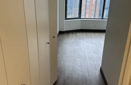 3 Bedroom Streeterville Apartment