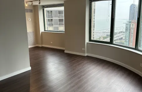 3 Bedroom Streeterville Apartment