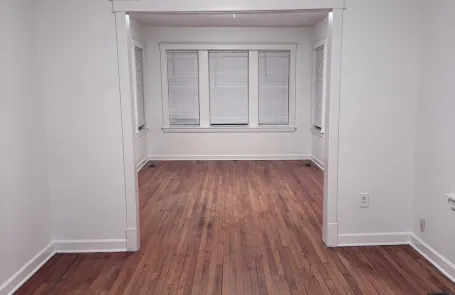 3 Bedroom Belmont Cragin Apartment