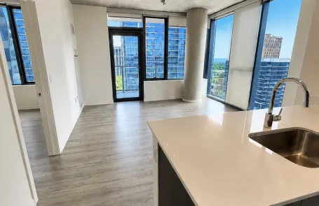 2 Bedroom South Loop Apartment