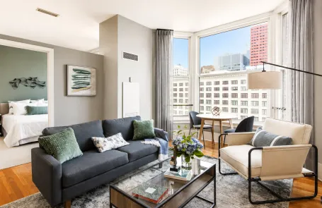 2 Bedroom Chicago Loop Apartment