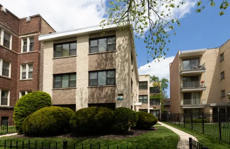 2 Bedroom Rogers Park Apartment