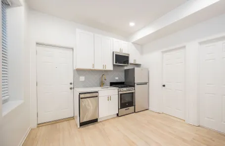 2 Bedroom Wicker Park Apartment