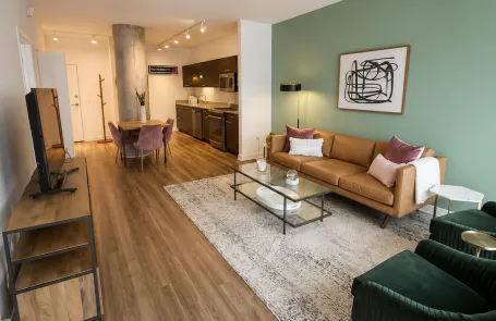 1 Bedroom Lincoln Park Apartment