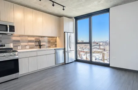 1 Bedroom West Loop Apartment