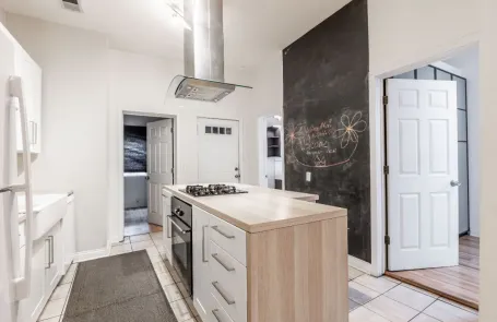 3 Bedroom Humboldt Park Apartment