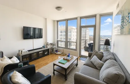 1 Bedroom West Loop Apartment