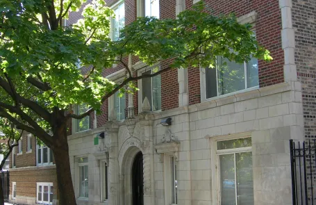Studio Rogers Park Apartment