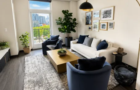 1 Bedroom Near West Side Apartment
