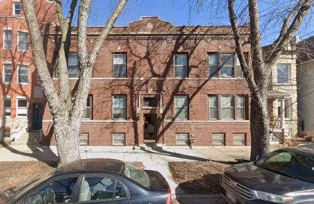 2 Bedroom Andersonville Apartment
