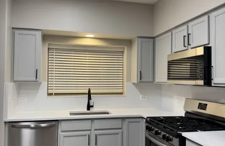 2 Bedroom Jefferson Park Apartment