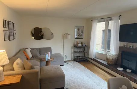2 Bedroom Lakeview Apartment
