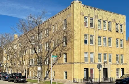 3 Bedroom Rogers Park Apartment