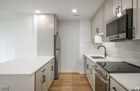 Studio Lincoln Park Apartment