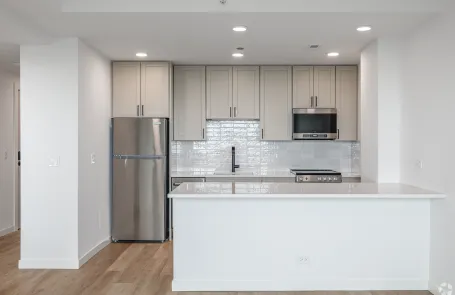 1 Bedroom Lincoln Park Apartment