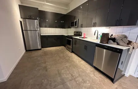 2 Bedroom West Loop Apartment