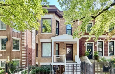 1 Bedroom Lakeview Apartment