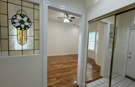 1 Bedroom Old Town Apartment