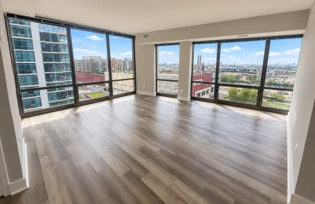 3 Bedroom South Loop Apartment