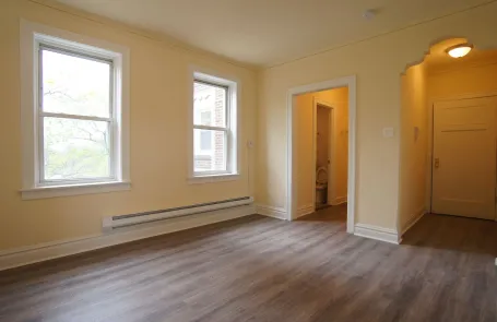Studio Logan Square Apartment