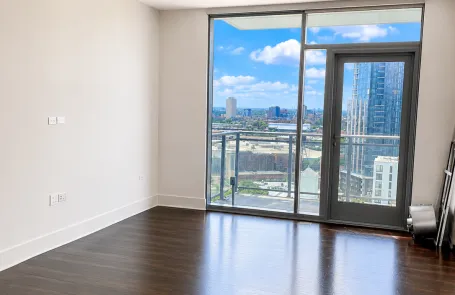 1 Bedroom Lincoln Park Apartment