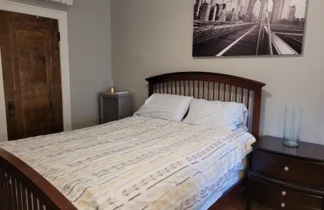 Room for Rent, Irving Park