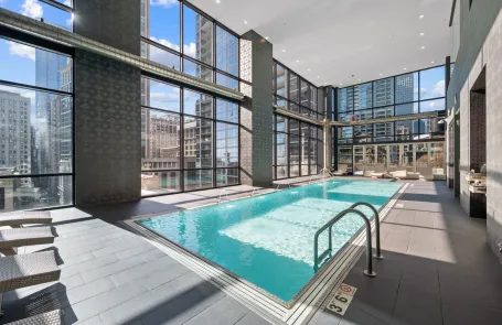 2 Bedroom Chicago Loop Apartment